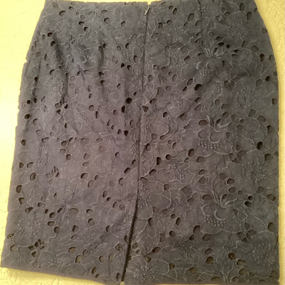 Y2K Banana Republic Navy Lace Pencil Skirt - Picture 2 of 4